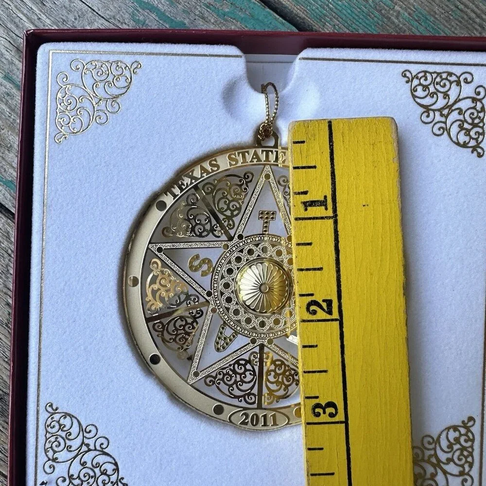 2011 Texas‎ State Capitol Ornament 3 Inch Gold Ornate with Original Box Pamphlet